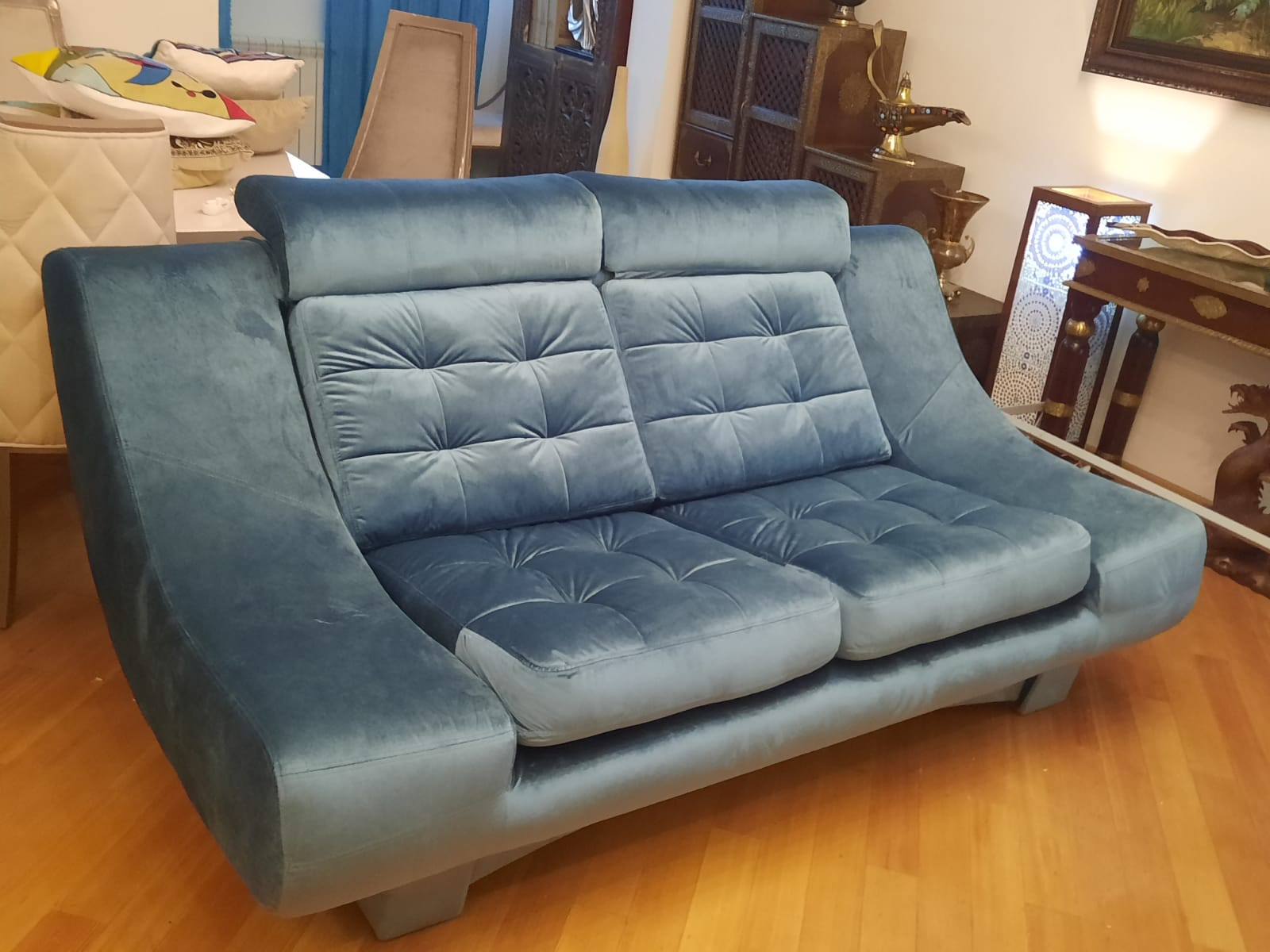 Обивка дивана на дому. Тырныауз